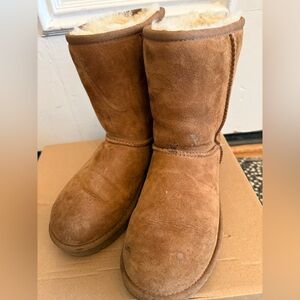 UGG Suede Classic Short Boots in Chestnut Brown - Size 5